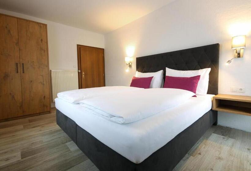 Kia Ora Hotel Restaurant