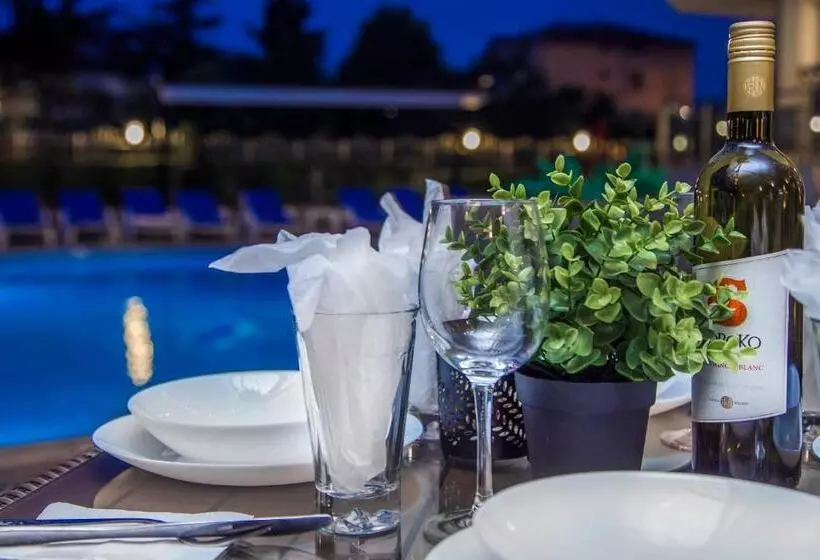 Family Hotel Adena