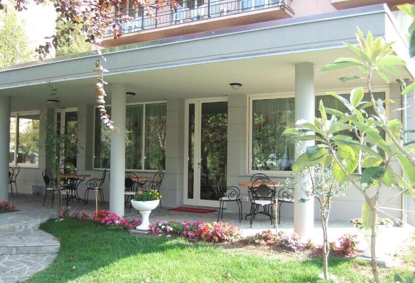 호텔 Albergo Elvira