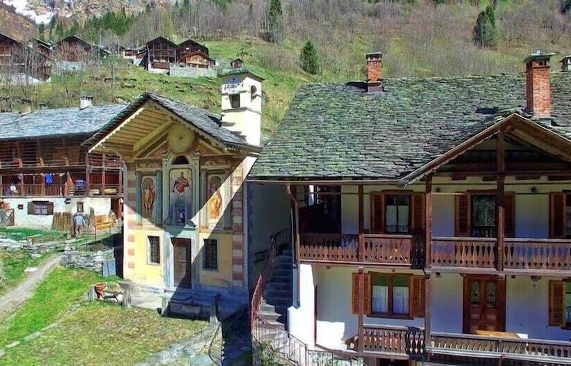 فندق Albergo Montagna Di Luce