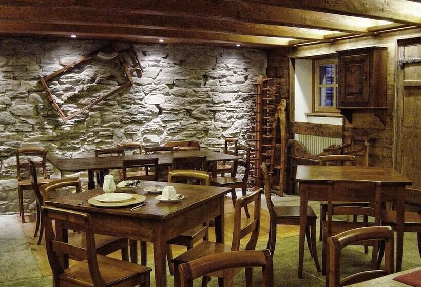 فندق Albergo Montagna Di Luce