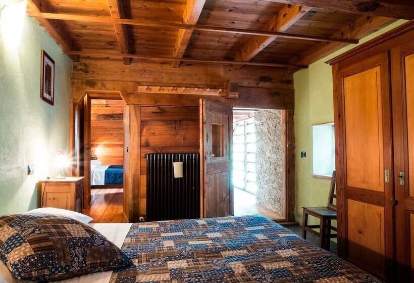 فندق Albergo Montagna Di Luce