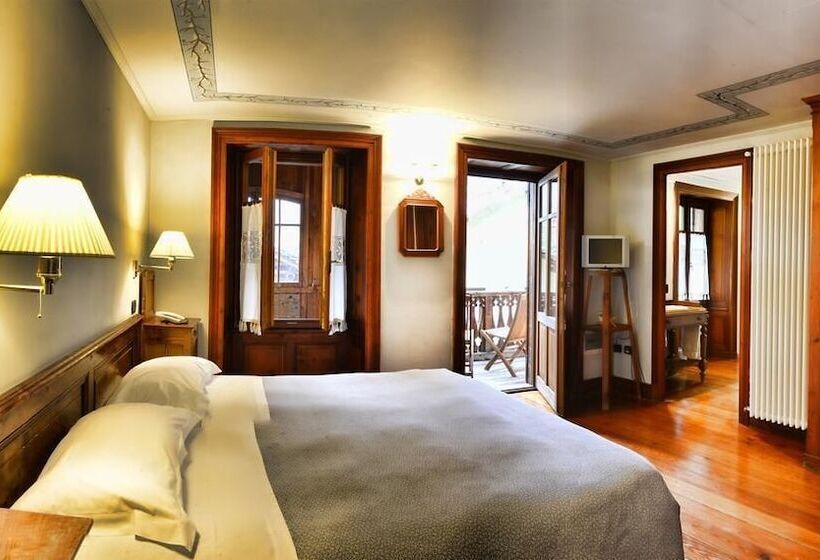 فندق Albergo Montagna Di Luce