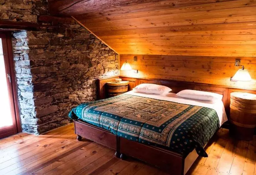 Hotelli Albergo Montagna Di Luce