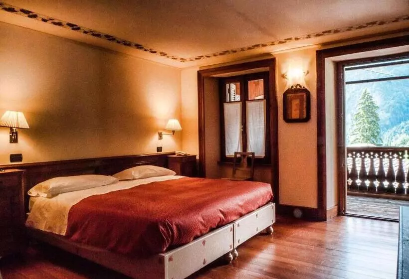 Hotelli Albergo Montagna Di Luce