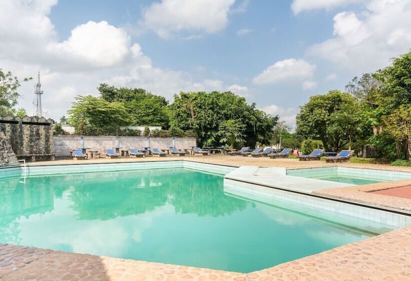 فندق OYO Casa Blanca