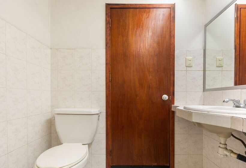 فندق OYO Casa Blanca