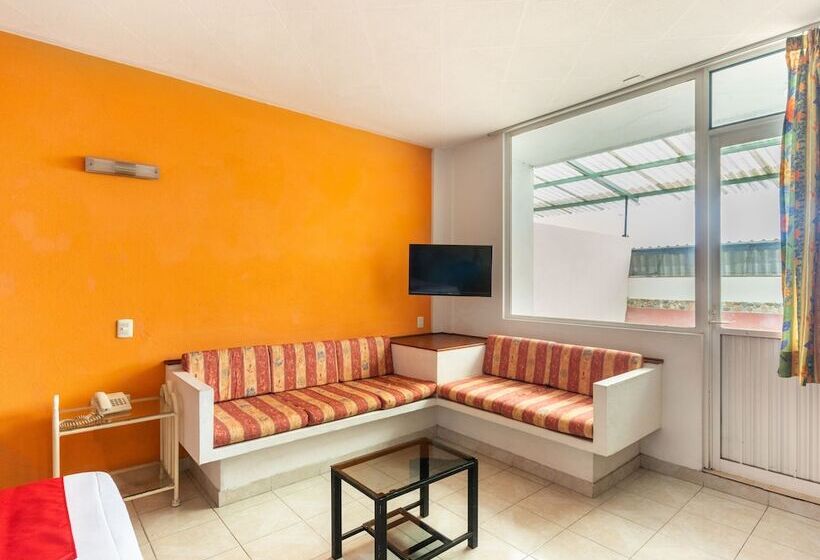 فندق OYO Casa Blanca