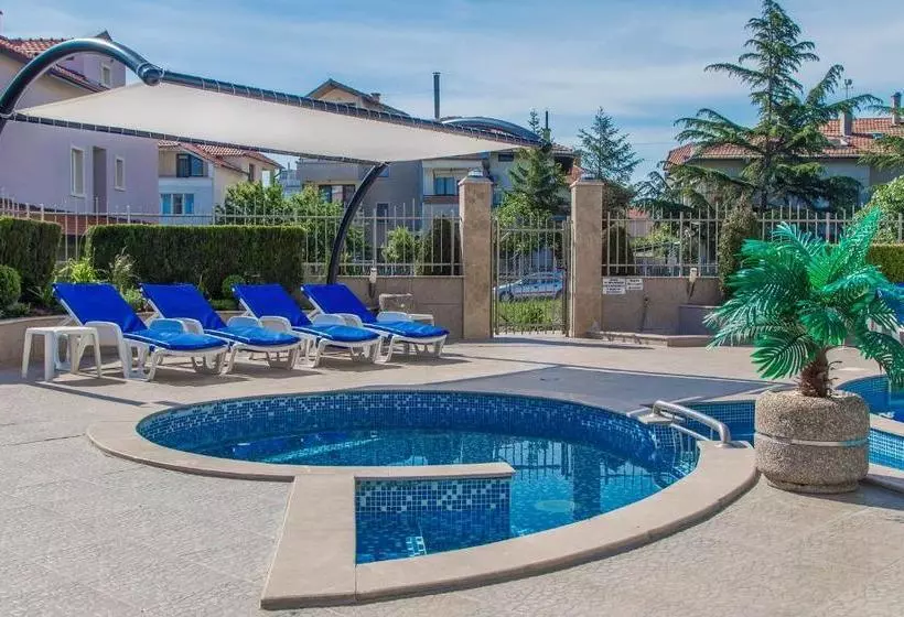 Family Hotel Adena
