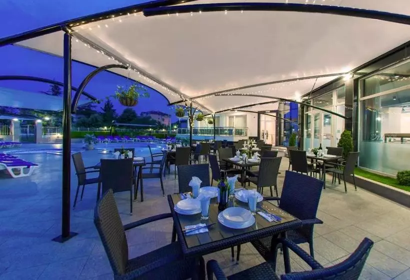 Family Hotel Adena