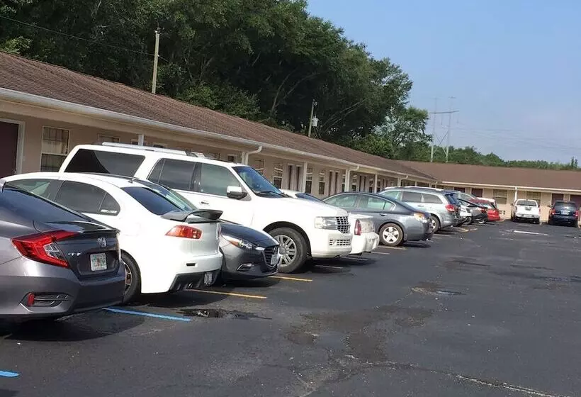 Motelli Blackwater Inn