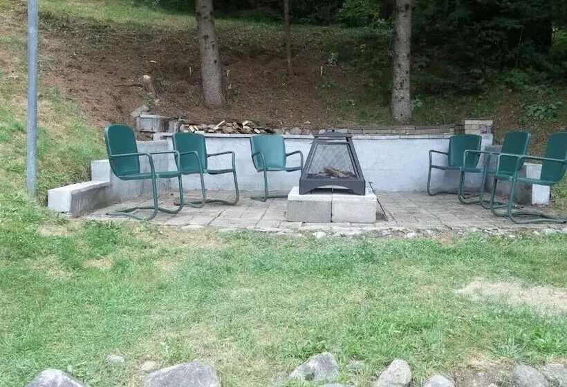 Motelli Carriage House Motor Inn