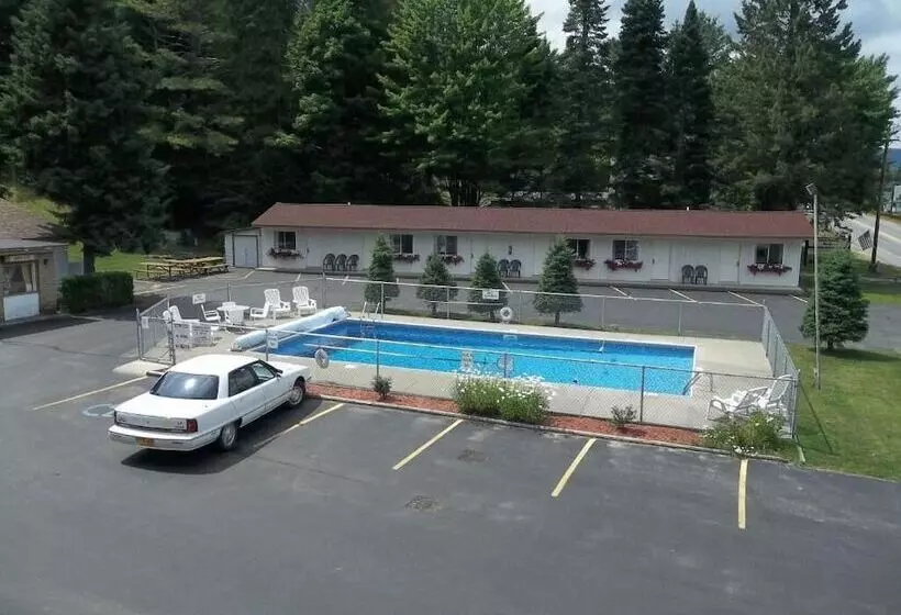 Motelli Carriage House Motor Inn