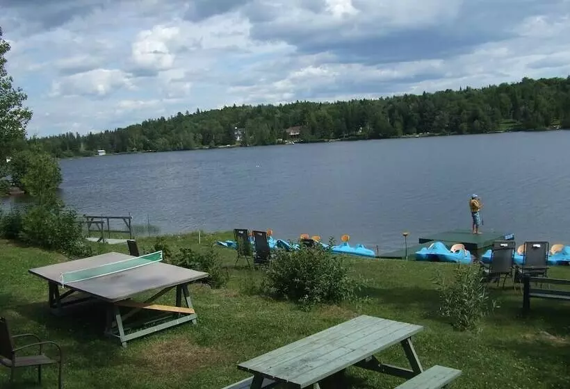 リゾートホテル Chalets Lac à La Truite