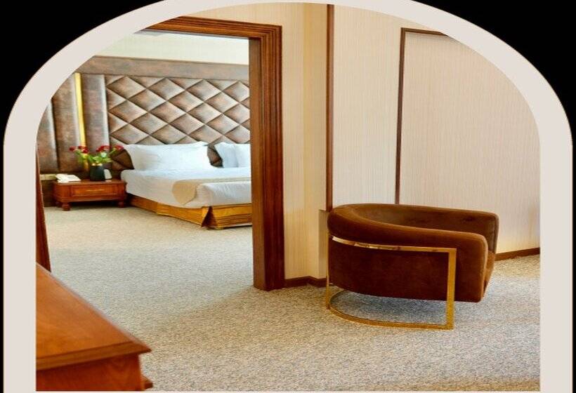 هتل Shiraz Rose Grand