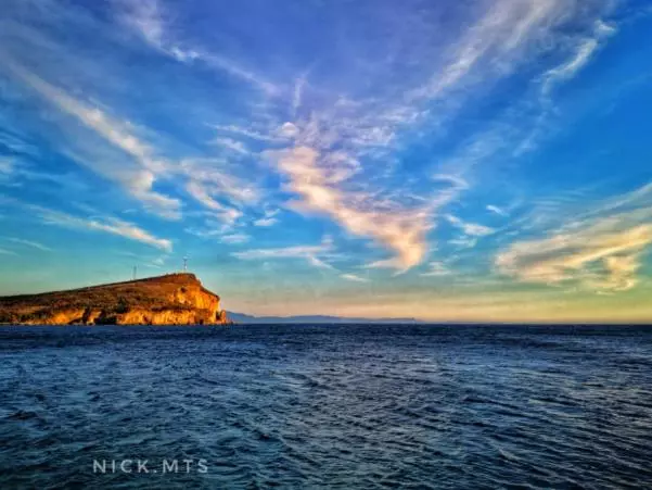 تختخواب و صبحانه On The Rocks