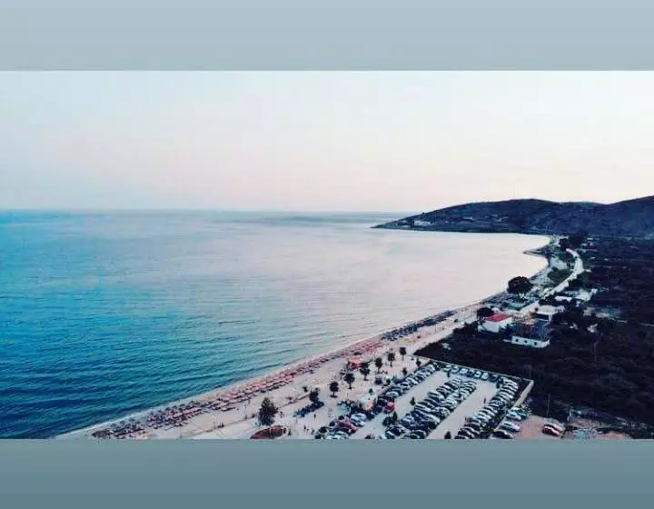 تختخواب و صبحانه On The Rocks