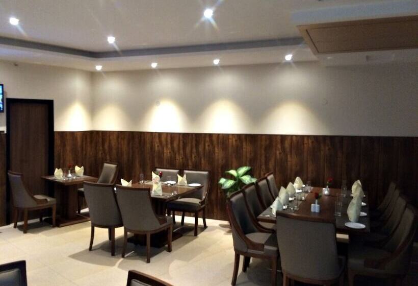 Hotelli Fairvacanze Inns & Suites