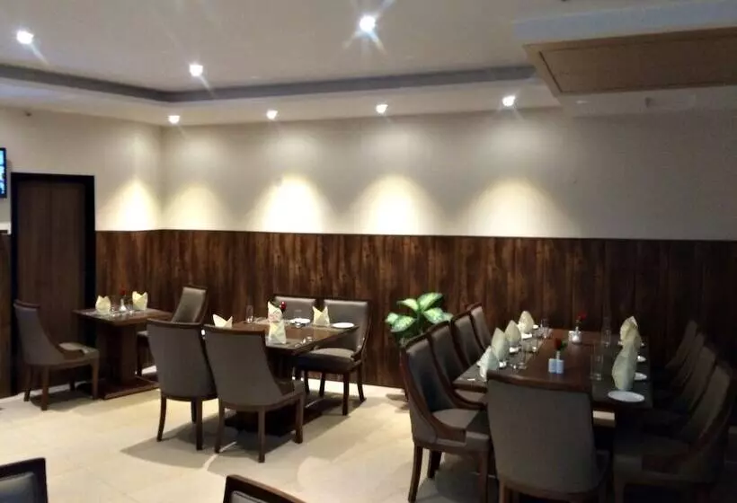 Hotelli Fairvacanze Inns & Suites