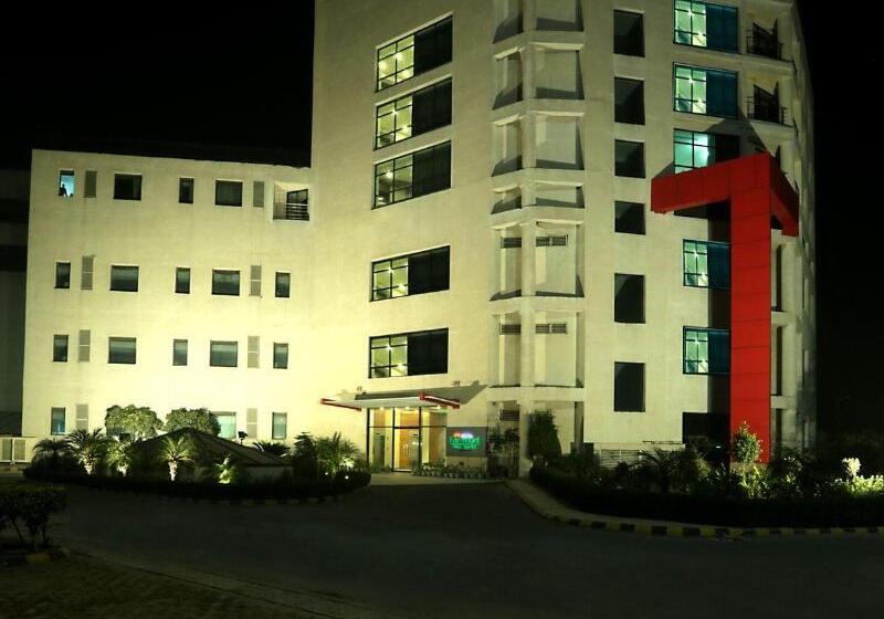 Hotelli Fairvacanze Inns & Suites