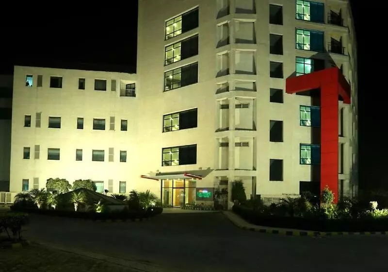 Hotelli Fairvacanze Inns & Suites