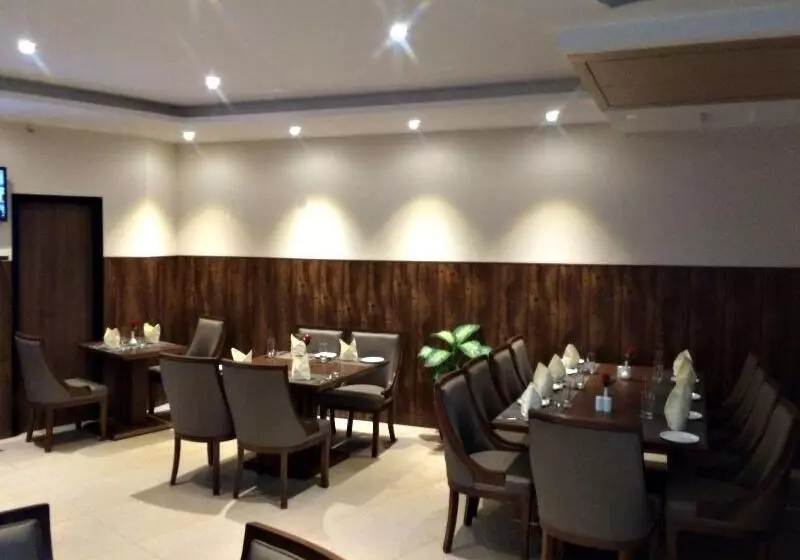 Hotelli Fairvacanze Inns & Suites