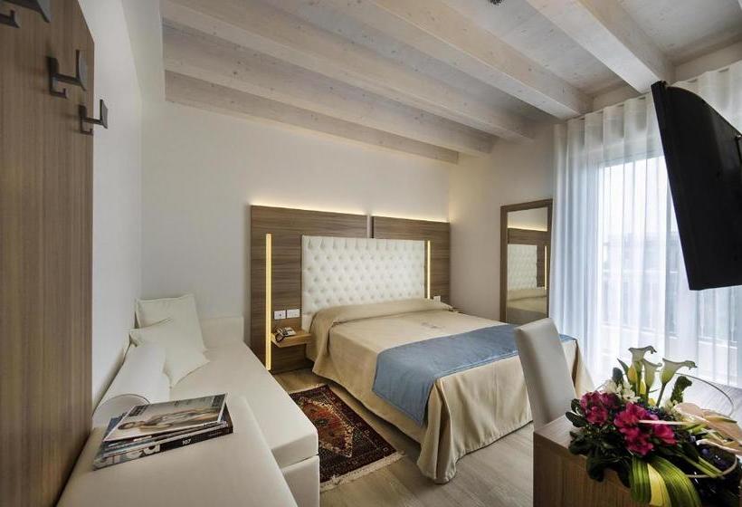 בית מלון כפרי Hollywoods