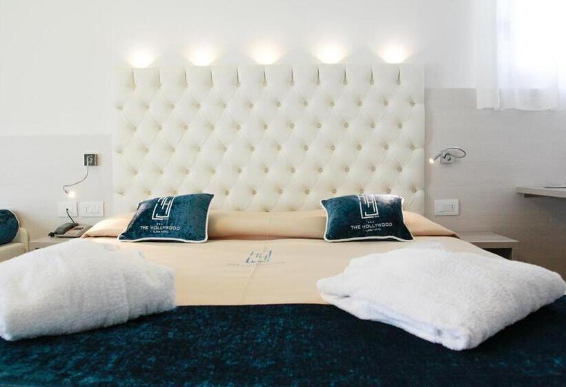 בית מלון כפרי Hollywoods