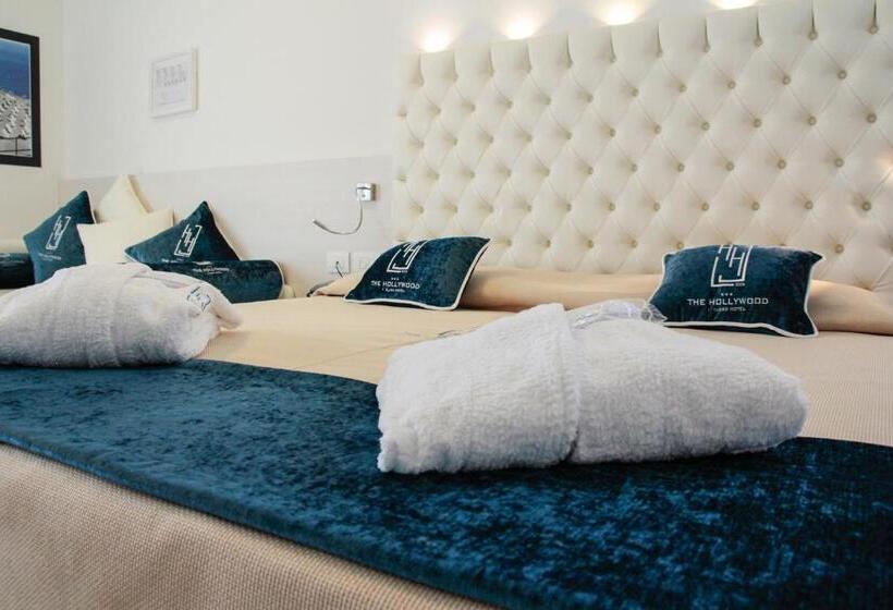 בית מלון כפרי Hollywoods