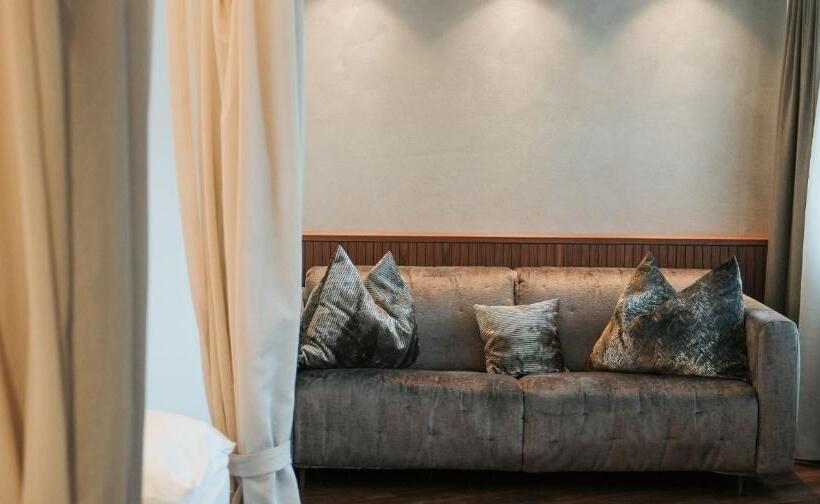 בית מלון כפרי Paradies