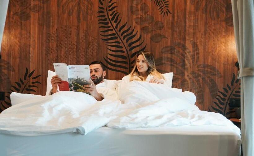 בית מלון כפרי Paradies