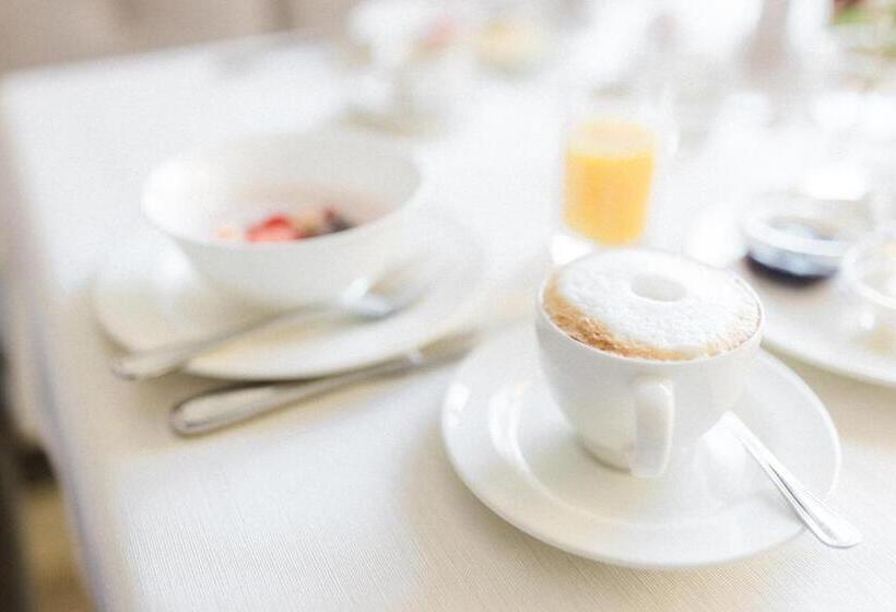 בית מלון כפרי Paradies