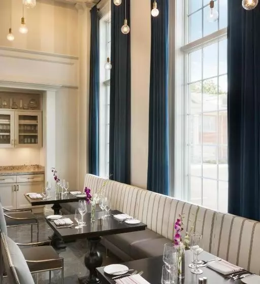 Hotelli Reikart House Buffalo, A Tribute Portfolio