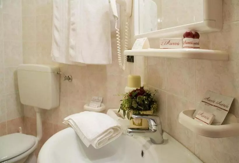 Hotel Tritone