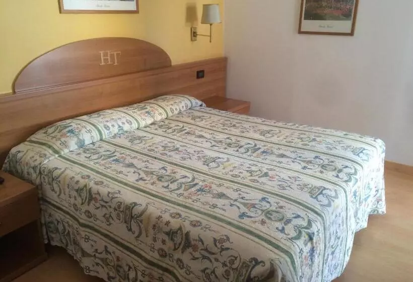Hotel Tritone