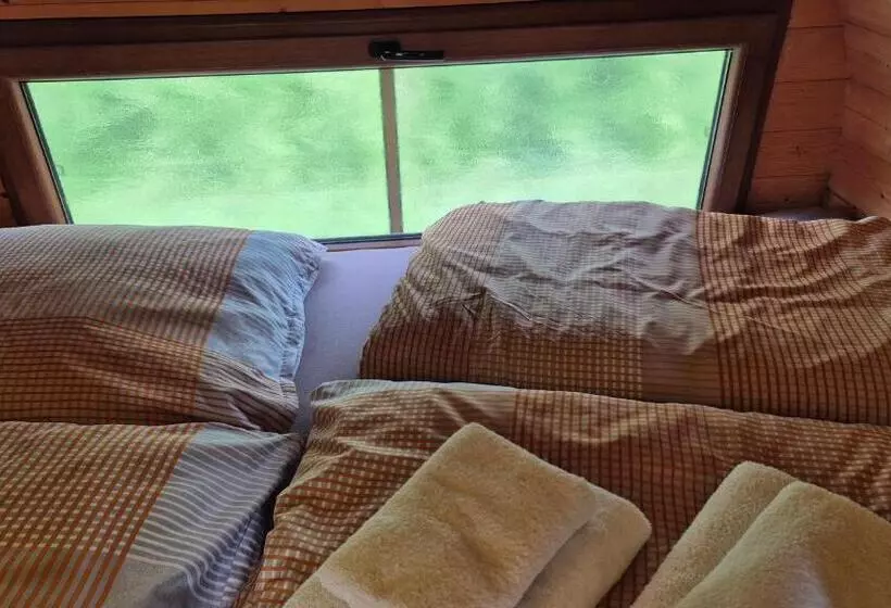 Mini Hotel übernachten Im Gurkenfass