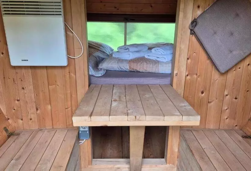 Mini Hotel übernachten Im Gurkenfass