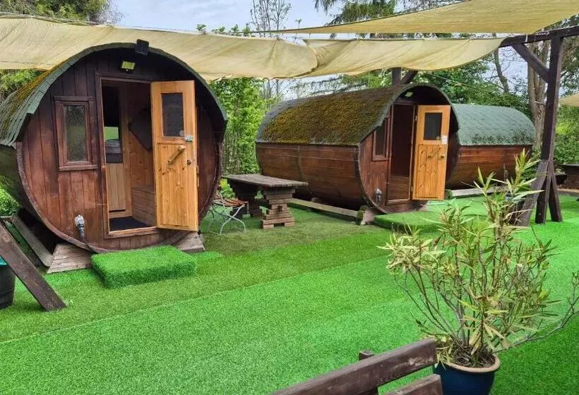 Mini Hotel übernachten Im Gurkenfass