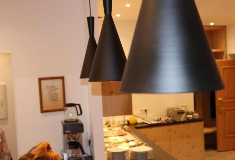 إقامة Appartements Eppanerhof