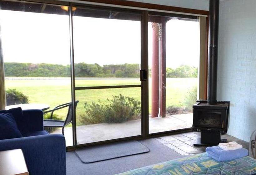 Skenes Creek Lodge Motel And Restaurant