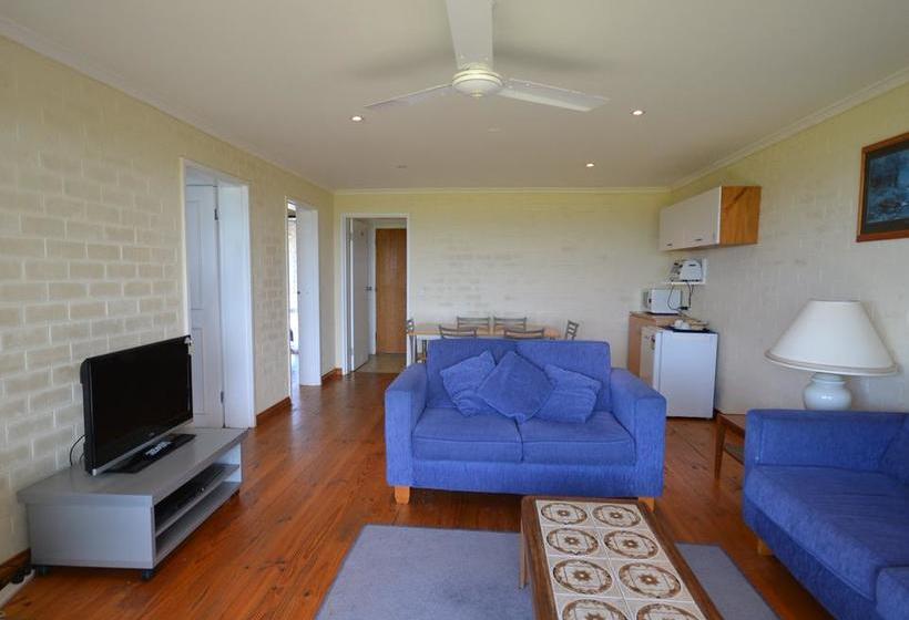 Skenes Creek Lodge Motel And Restaurant