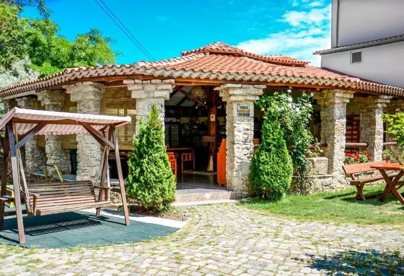 تختخواب و صبحانه Vamabel House