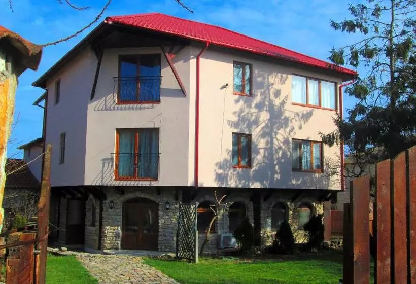 تختخواب و صبحانه Vamabel House