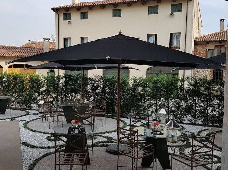 Отель Le Andrianelle