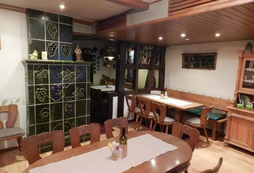 Hotelli Weingut Stassen