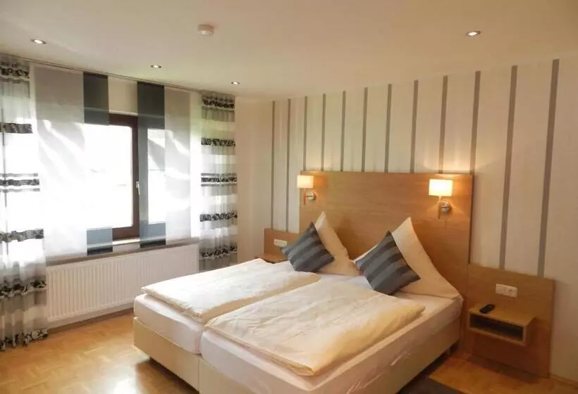 Hotelli Weingut Stassen