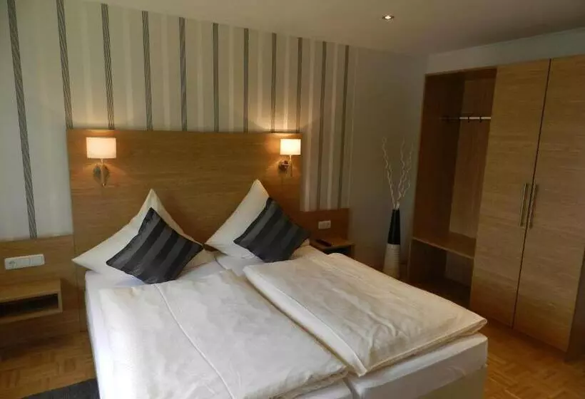 Hotelli Weingut Stassen