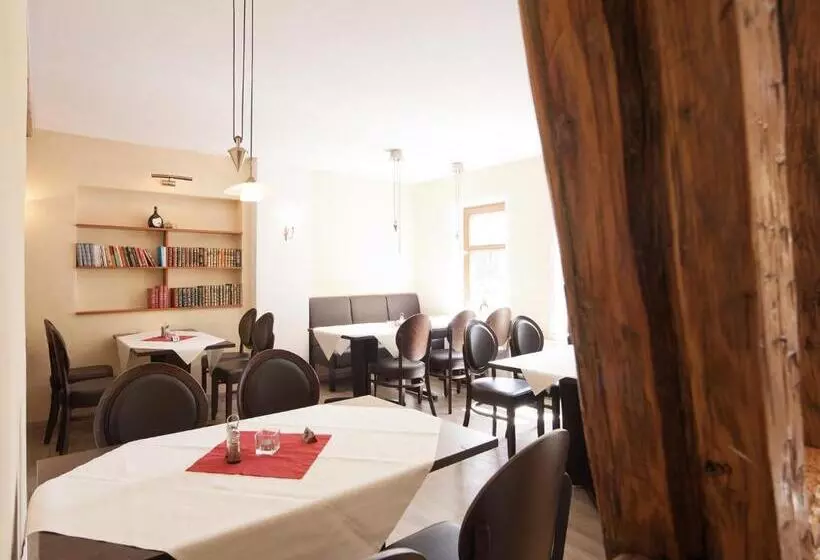 Hotelli Zum Herrenhaus