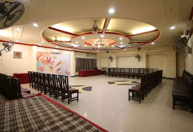 Motel Divine International