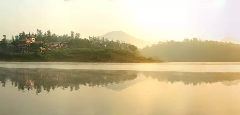 Vistara Resort